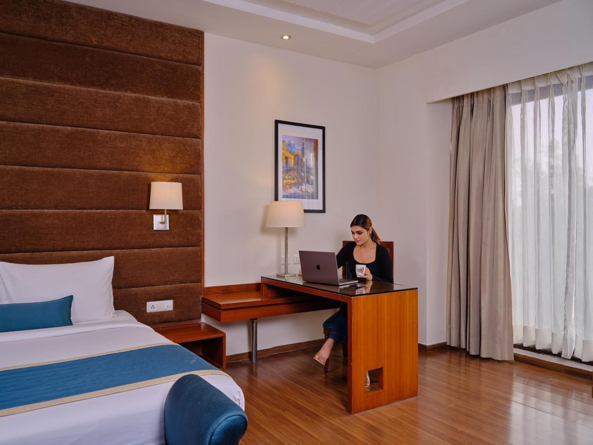 Best Western Country Woods Ambāla Exterior foto